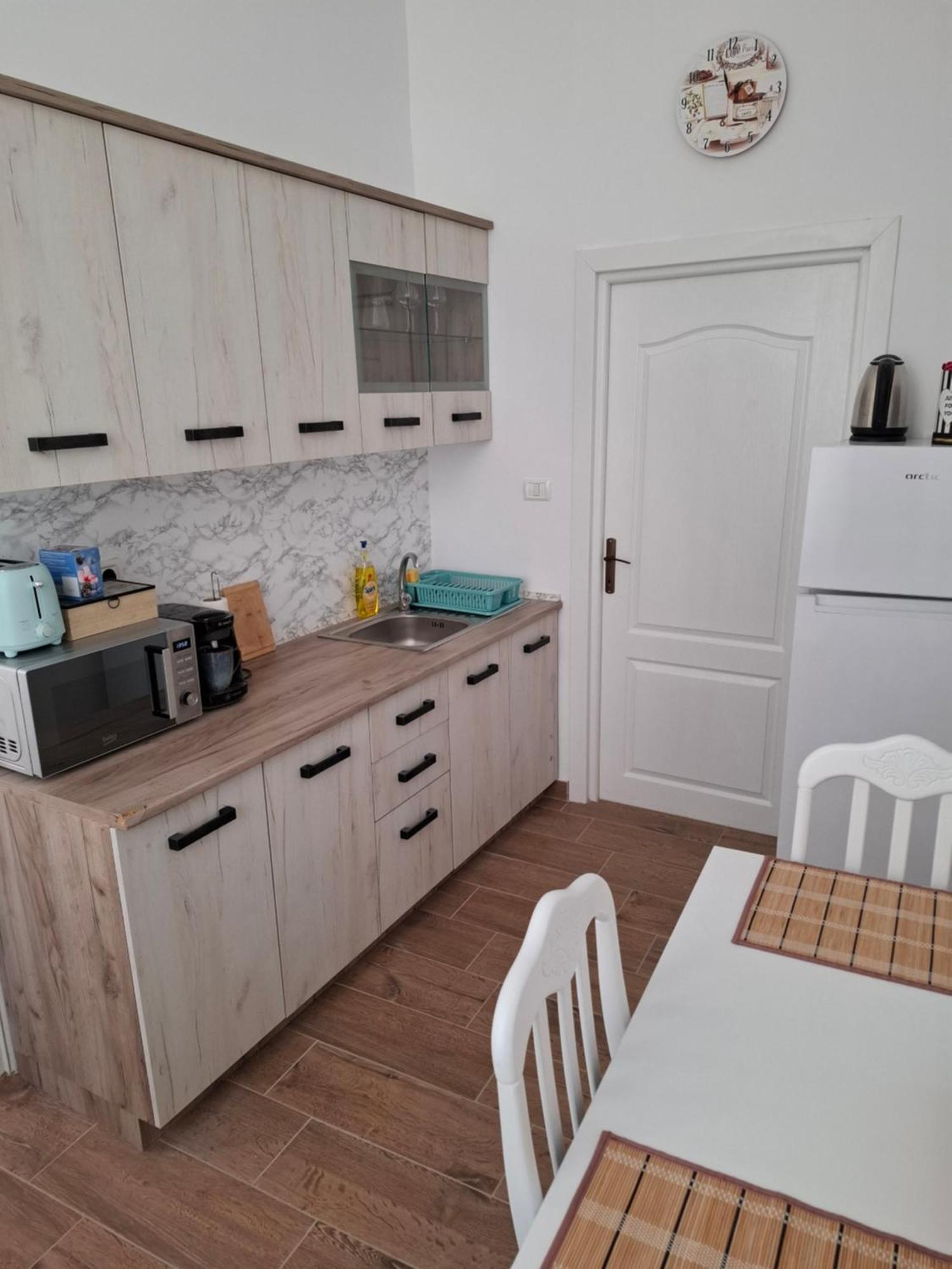 Yasmine Apartment Ultracentral Nagyvárad Kültér fotó